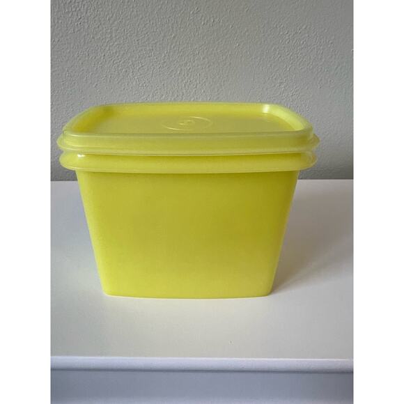 Vintage Lemon Yellow Tupperware Rectangular Container #1243-3 With Lid #1244-6 - Picture 2 of 14